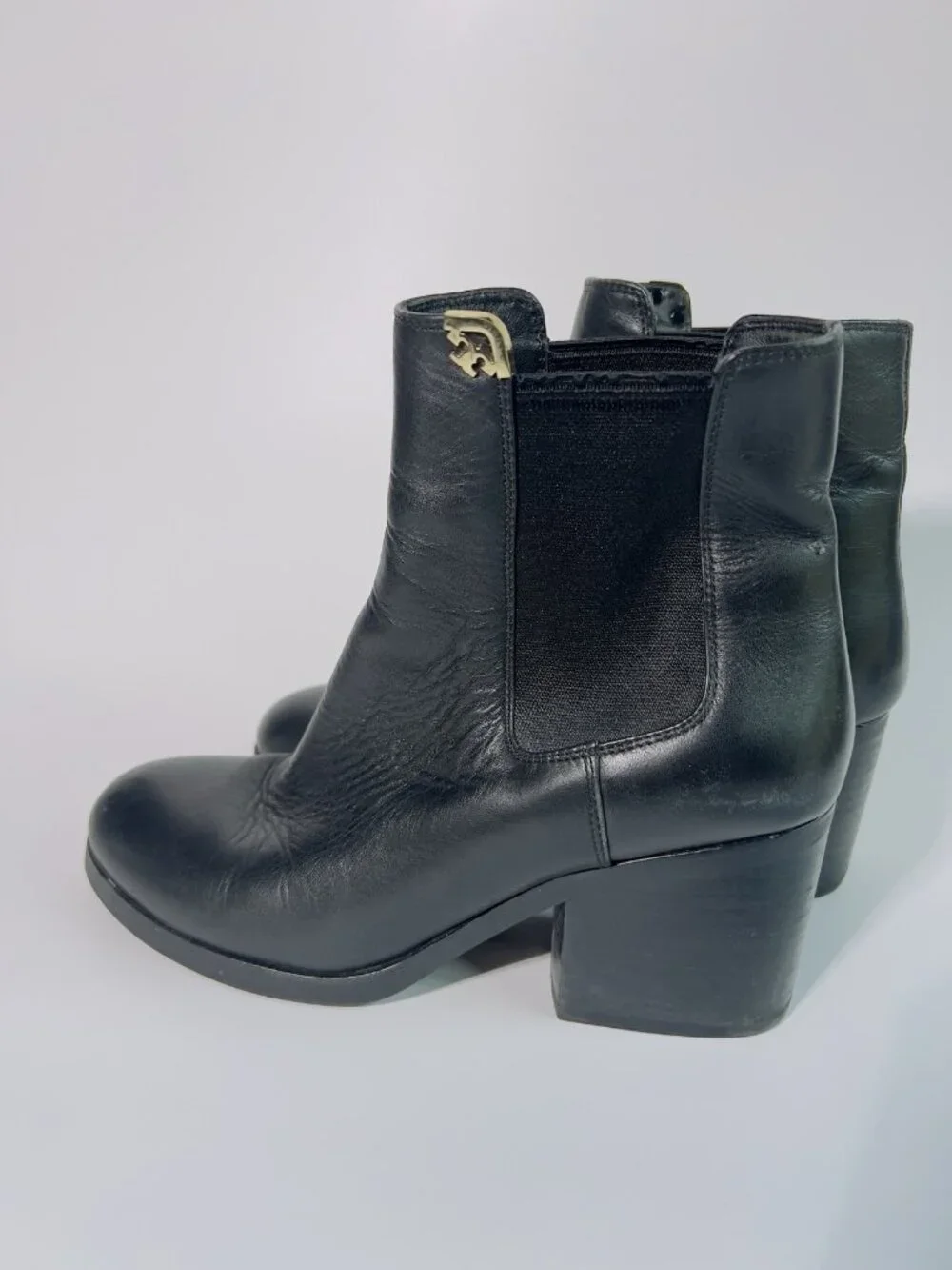 Tory Burch Miller Chelsea Ankle Boots Black Leather Women’s Size 7.5 M - Picture 4 of 9